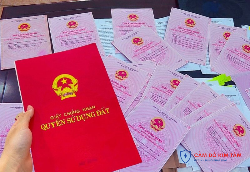 Cầm bìa đỏ không chính chủ: Những rủi ro và cách xử lý hiệu quả