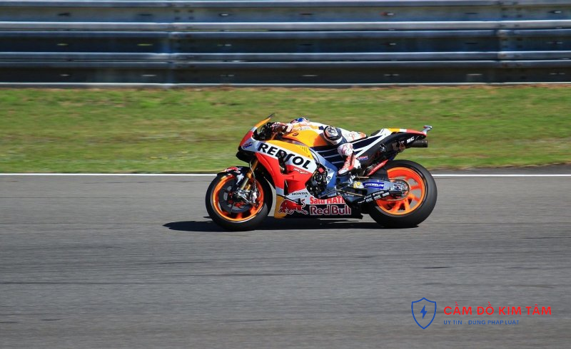 Cầm Xe Máy Uy Tín – Giải Ngân Nhanh, Lãi Suất Thấp