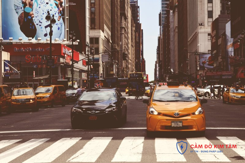 Cầm cavet xe ô tô đời cũ và mới: Những điều cần biết để đảm bảo quyền lợi hợp pháp