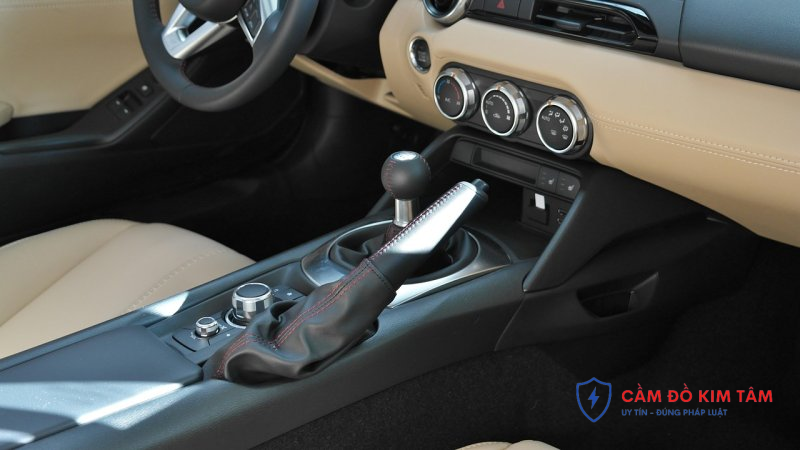 Cầm cavet xe ô tô tại Bình Dương: Những điều cần biết và quy trình thực hiện