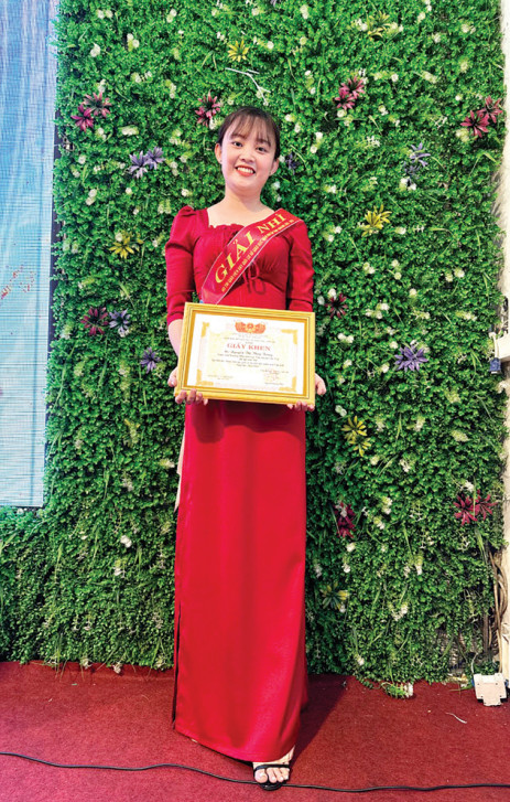 Với những nỗ lực của mình, cô Nguyễn Thị Thùy Trang đạt nhiều thành tích tiêu biểu trong sự nghiệp 