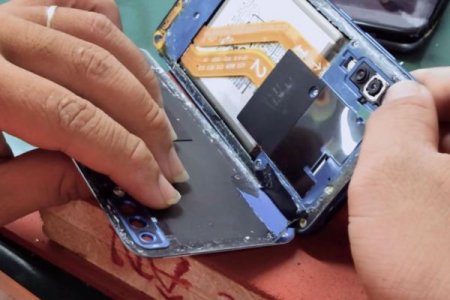 Thay pin Samsung A50 chính hãng giá ưu đãi