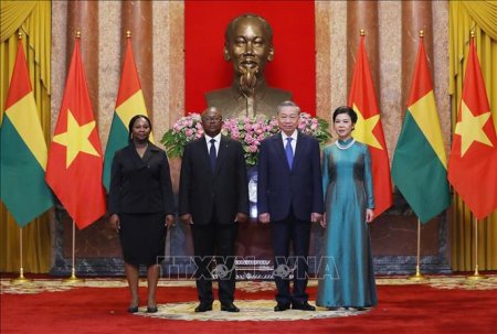 Lễ đón chính thức Tổng thống Cộng hòa Guinea-Bissau và Phu nhân